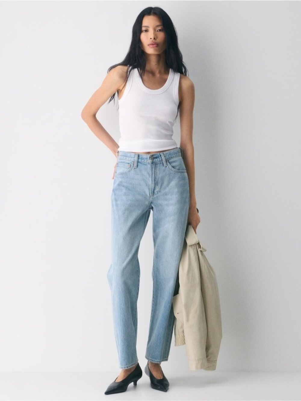 Aritzia Denim Forum The '90s Marlo Hi-Rise Baggy Jean size 28